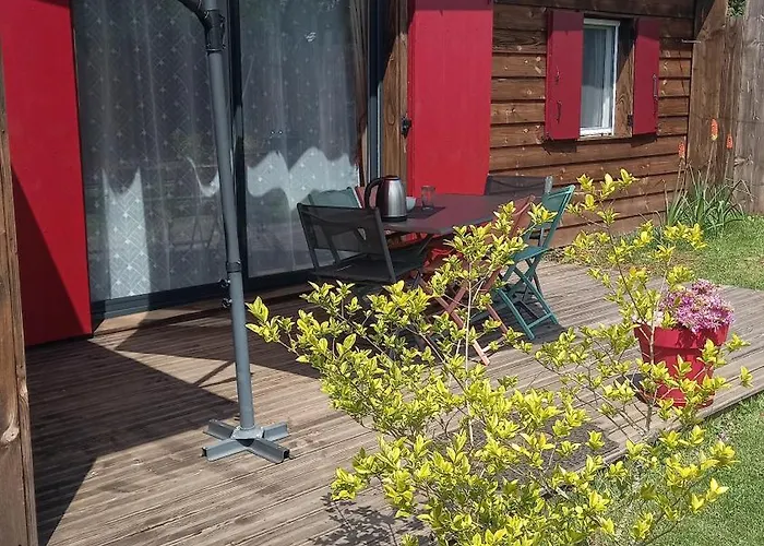 La Cabane Au Fond Du Jardin
